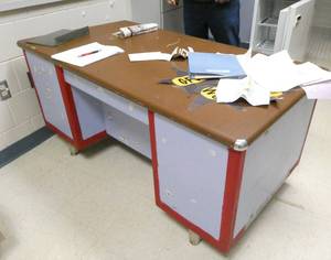 lot 534 image: Nurse - Steel desk