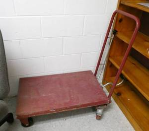 lot 543 image: Basement tech - platform cart