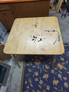 lot 218 image: Used Wooden Square Table 32x32x29 Inches