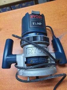 lot 210 image: Ryobi R160U 1.5 HP Electric Router 120V 8.0A Used