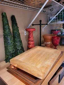 lot 250 image: Home Decor Collection with Planters, Candles, Trays, and Decorative Items