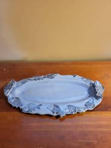 lot 287 image: Handcrafted Ceramic Fish Motif Serving Platter, 17 Inch