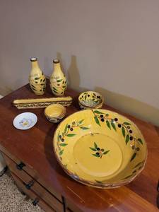 lot 288 image: Pacific Rim Handpainted Olive Motif Ceramic Tableware Set
