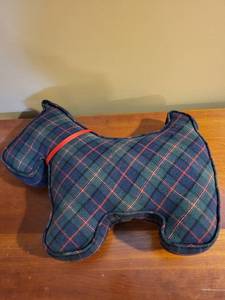lot 294 image: Plaid Scottie Dog Shaped Decorative Pillow