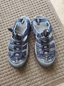 lot 312 image: Keen Mens Waterproof Outdoor Sandals Size 11 US