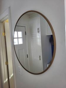 lot 314 image: Round Wall Mirror with Gold Frame, 28-Inch Diameter