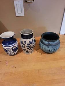 lot 254 image: Set of 3 Decorative Pottery Vases Assorted Styles and Designs