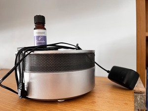 lot 23 image: SpaRoom Aromatherapy Diffuser with Remote and Lavender Oil