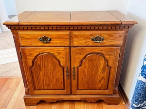 lot 42 image: Broyhill Expandable Wood Cabinet with Drawers and Doors