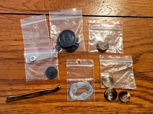 lot 87 image: Collection of Assorted Buttons, Thread