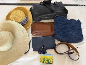 lot 133 image: Vintage Coach Leather Crossbody Bag, Purses, Hats & Accessories Lot