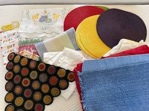lot 148 image: Textile Lot Doilies, Napkins, Tablecloths, Round Placemats & Coasters