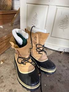 lot 412 image: Sorel NM1000-281 Mens Snow Boots - US 11 - Faux Fur Lined