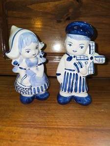 lot 2 image: Holland boy and girl