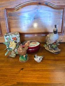 lot 26 image: Bird lot Collectors lot