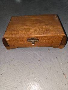 lot 30 image: Keepsake box with insert box
