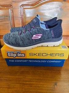 lot 41 image: Sketchers size 8.5 like new