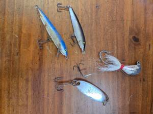 lot 57 image: 4 lures, jigs, 1 Rapla, 1 spoon