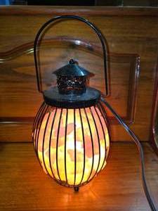lot 103 image: Salt Lamp- different settings, from off to low to high