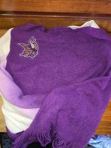 lot 121 image: Vikings shawl- Smallmedium