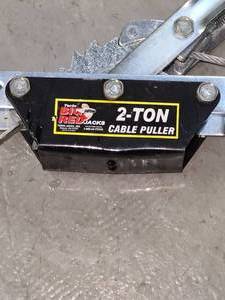 lot 139 image: 2Ton cable puller