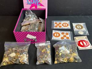 lot 21 image: Vintage Button and Buckle Collection with Assorted Metal and Plastic Buttons
