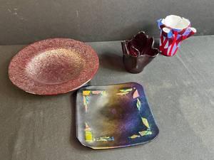 lot 46 image: Set of Handcrafted Signed Art Glass Plates and Votive Holders