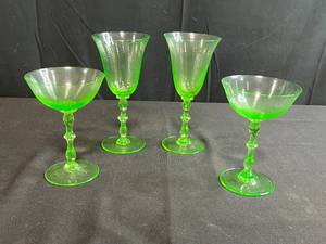 lot 139 image: Set of 4 Vintage Vaseline Glass Stemware, Uranium Green Glow