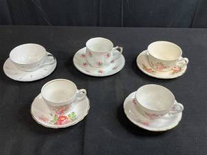lot 140 image: Set of 5 Vintage Porcelain Tea Cups and Saucers Assorted Floral Patterns