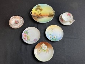 lot 141 image: Set of Vintage Hand Painted Japanese Plates and Teacups