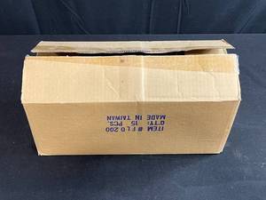 lot 144 image: Box of Gold-Tone Square Picture Frames