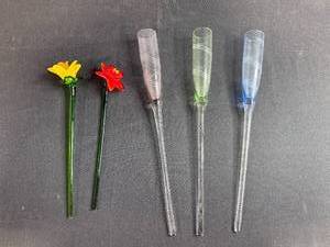 lot 93 image: Set of 5 Hand-Blown Art Glass Flutes and Glass Flower Stems