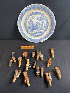 lot 115 image: 19 Blue Willow Tin Platter 16 Inch with Collection of Vintage Wooden Bottle Stoppers