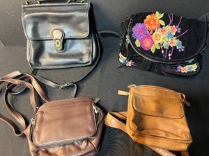 lot 181 image: Collection of 4 Vintage and Designer Crossbody Bags - Fossil, Hobo, Coach, Embroidered Velvet