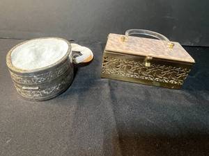 lot 184 image: Vintage Metal Purse with Mirror and Beaded Bag Set