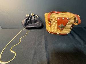 lot 189 image: Lot of 2 Vintage Purses - Woven Basket Handbag and Ashroil Evening Bag