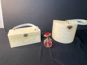 lot 190 image: Vintage Lucite Purse Boxes with Mirrored Interiors and Irice Perfume Bottle (untested)
