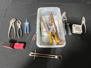 lot 209 image: Mixed Lot of Hand Tools and 36pc 18in Steel Stamping Set - qty not verified