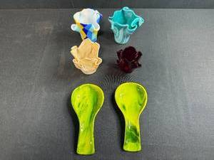 lot 242 image: Set of 4 Handcrafted Ruffled Glass Bowls and 2 Green Glass Serving Spoons