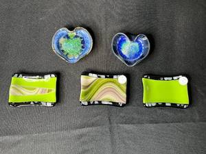 lot 286 image: Set of 5 Decorative Glass and Ceramic Trinket Dishes