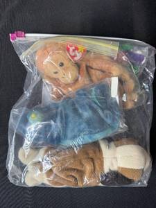 lot 330 image: Set of 3 Ty Beanie Babies Plush Toys in Zipper Bag