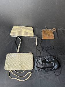 lot 339 image: Collection of 4 Vintage Ladies Evening Bags and Purses