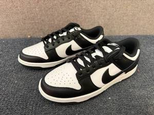 lot 77 image: Nike Dunk Lows - 8.5 Womens - Mens 7