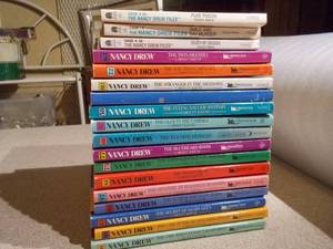 lot 14 image: Nancy Drew Mysteries