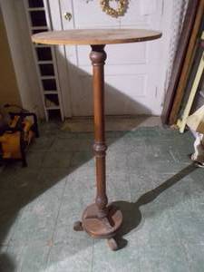 lot 250 image: Tall Round Table