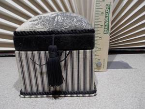 lot 89 image: Jewelry Box full of Beaded Jewelry