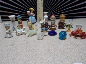 lot 106 image: This image displays a collection of assorted miniature figurines