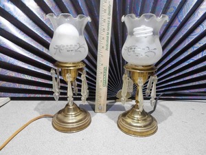lot 161 image: This is a pair of vintage brass boudoir or accent lamps