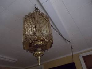 lot 199 image: hexagon-shaped brass swag lantern lamp