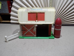 lot 261 image: Fisher-Price Little People Play Family Farm Barn